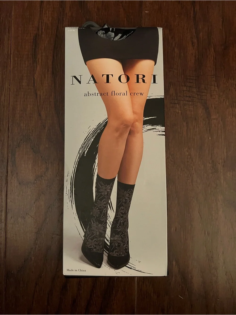 Natori Abstract Floral Crew Socks One Size 67% nylon/20% polyester/13% MSRP $18